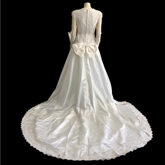 Vintage After Six Wedding dress with train & sleeveless gloves size 8 - Picture 7 of 16
